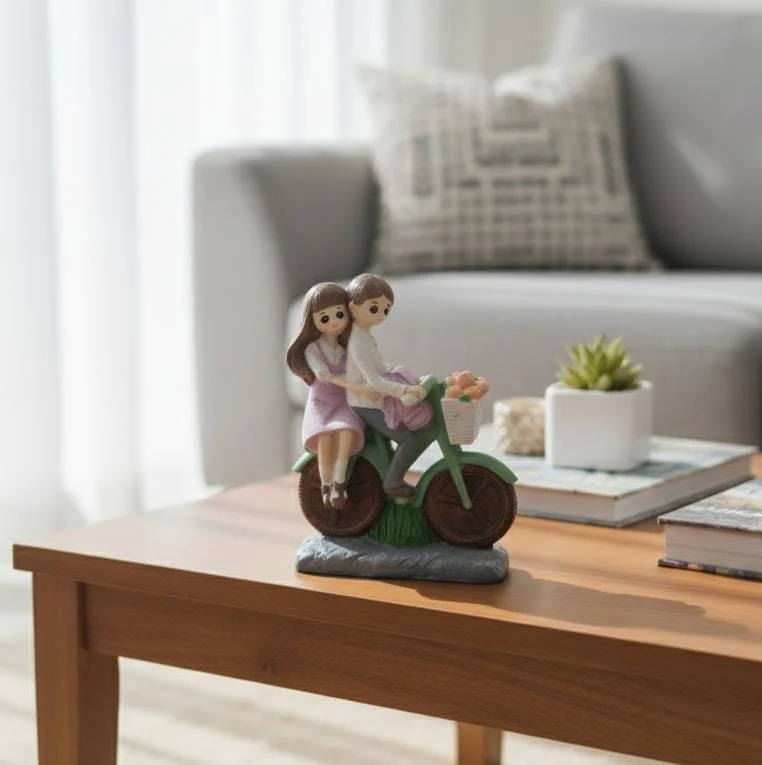 AKDC Polyresin Romantic Couple on Bicycle Figurine – Green & Pink Decorative Love Sculpture 12 cm - Image 2