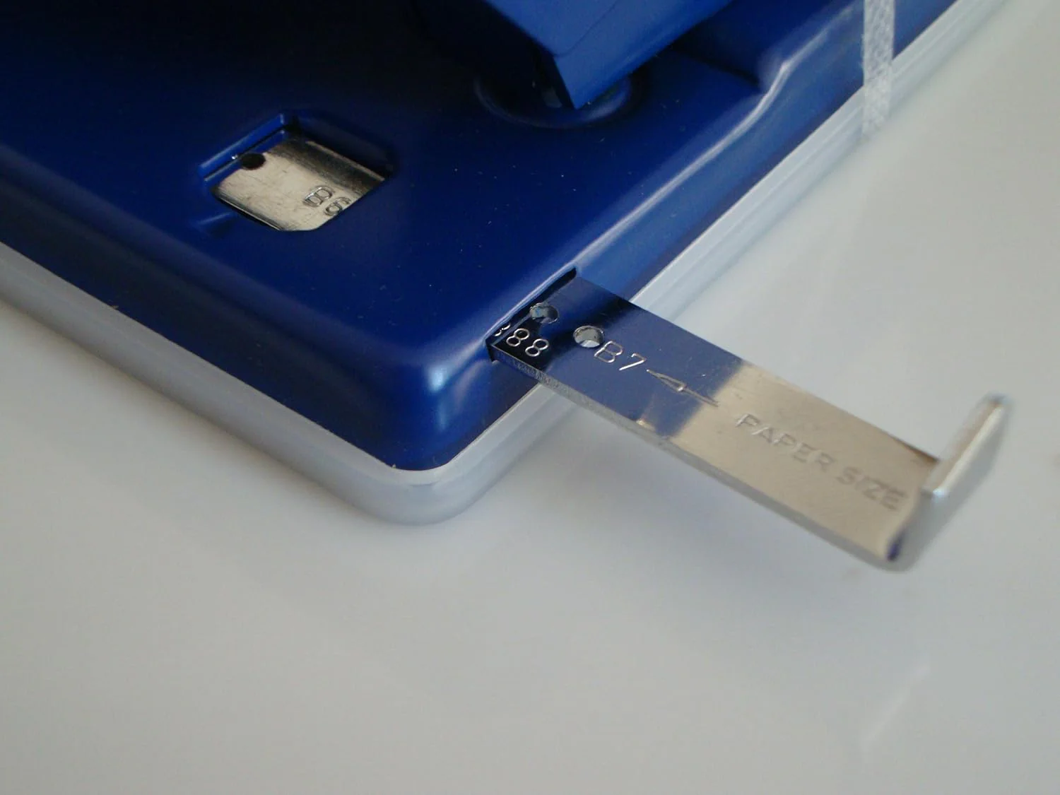 Kangaro DP-720 2-Hole 36 Sheet Paper Punch ‎Plastic Metal - Image 2