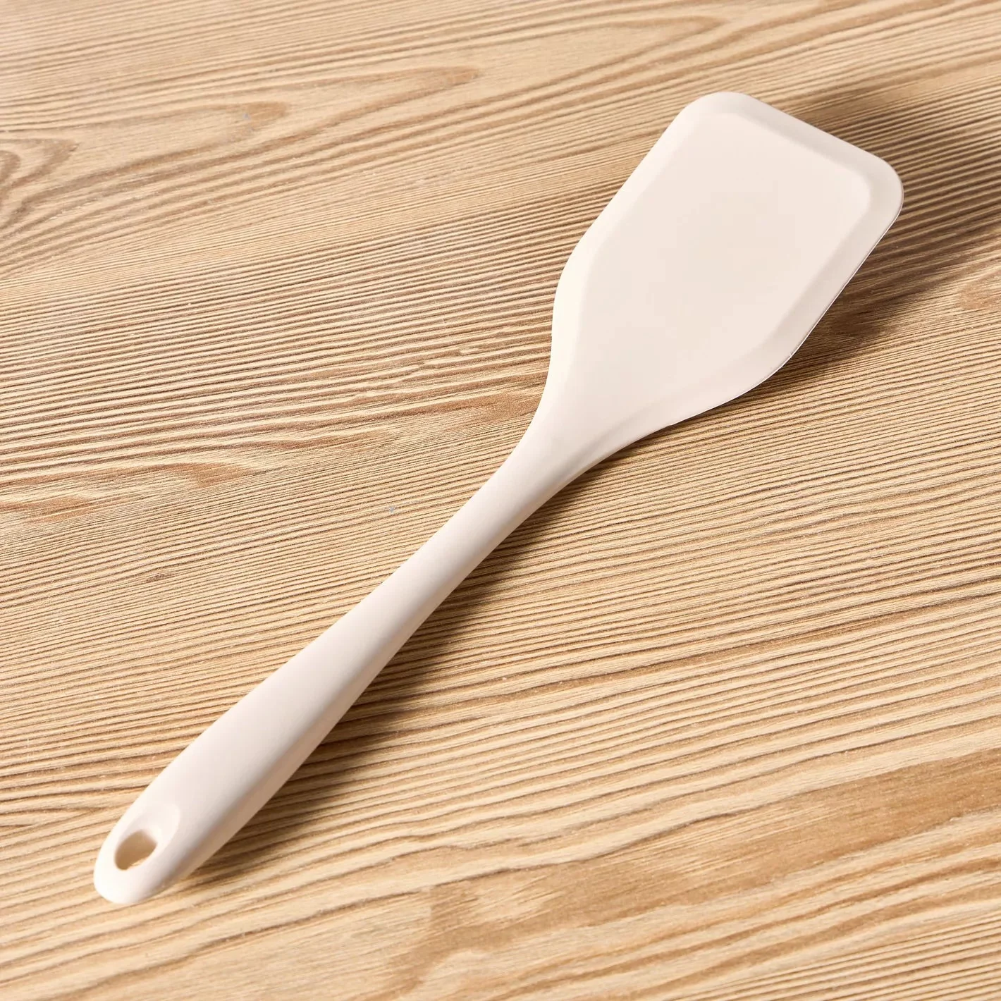 Silicone Heat Resistant Cooking Flipper Spatula, 30cm Wide Angled Thin Rubber Kitchen Utensil for Turning Steak, Pancake, Egg, Burger