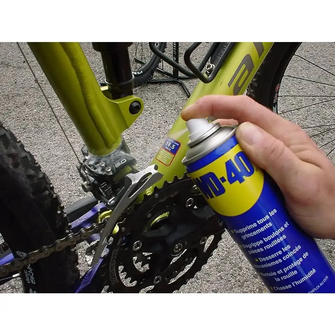 WD-40 Multi-Use Rust Remover Spray - 330ml - Image 2